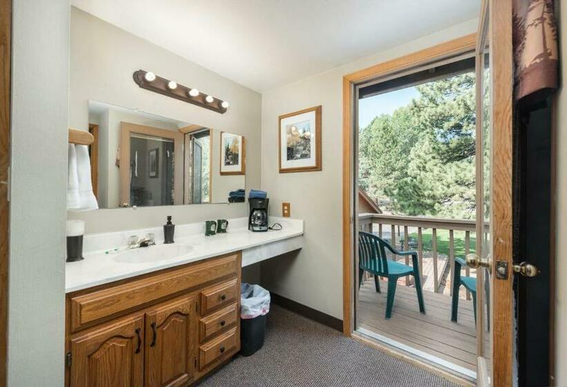 이그제큐티브 룸, 4 Seasons Inn On Fall River