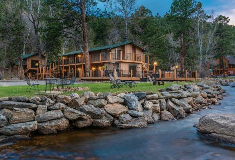 Номер Executive, 4 Seasons Inn On Fall River