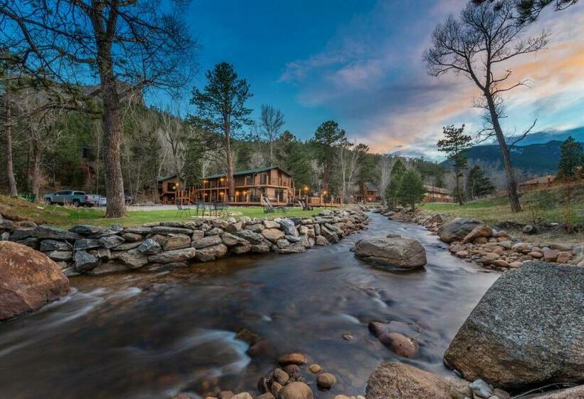 Номер Executive, 4 Seasons Inn On Fall River