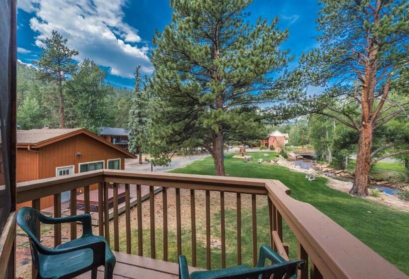 이그제큐티브 룸, 4 Seasons Inn On Fall River