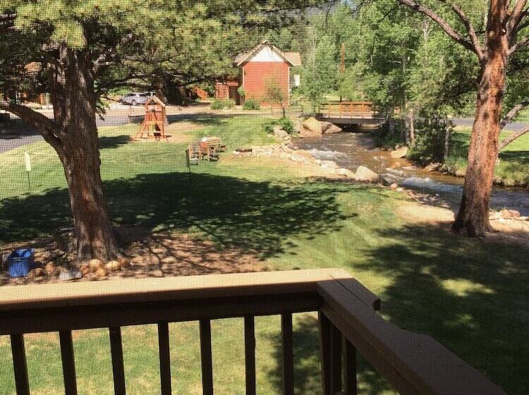 디럭스 룸 산전망, 4 Seasons Inn On Fall River