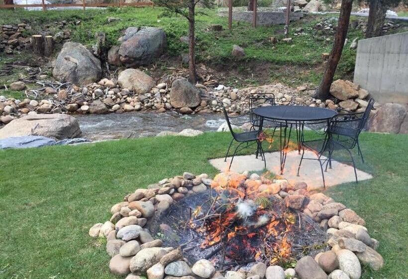 스탠다드 룸, 4 Seasons Inn On Fall River