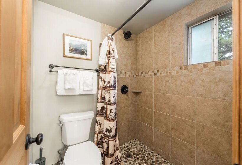 Номер Deluxe Вид на Горы, 4 Seasons Inn On Fall River