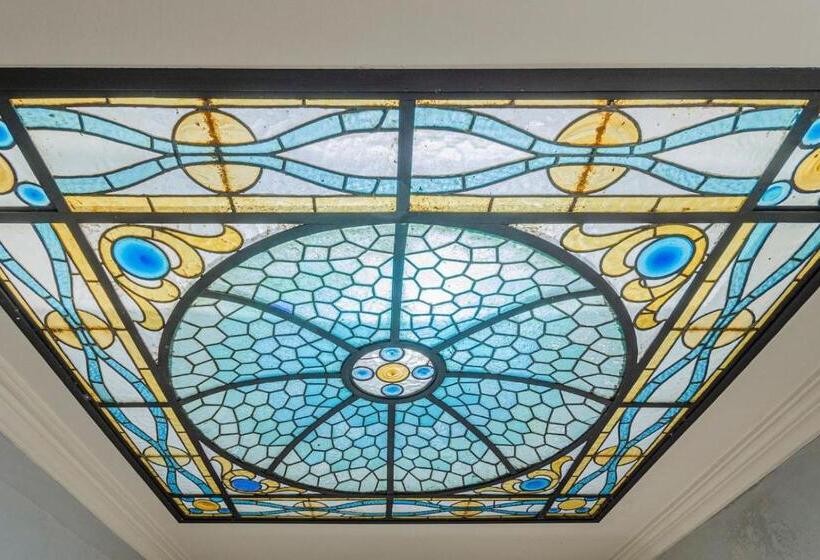 جناح مطل على المدينة, El Petit Palauet