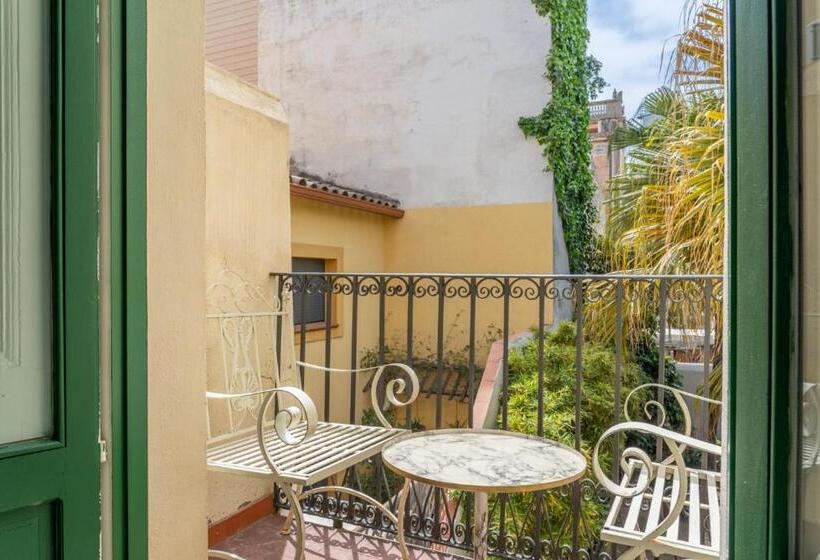 جناح مطلّ علي الحديقة, El Petit Palauet