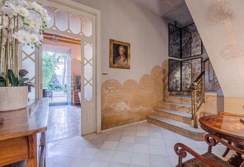 سوییت سوپریور, El Petit Palauet