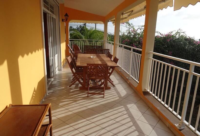 آپارتمان خانوادگی, Fanélie Location