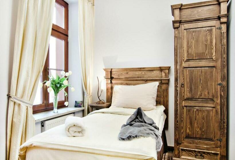 标准单人间, Five Stars Bed&breakfast