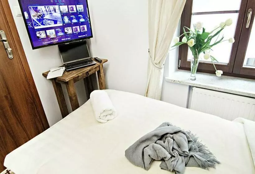 اتاق استاندارد یک نفره, Five Stars Bed&breakfast