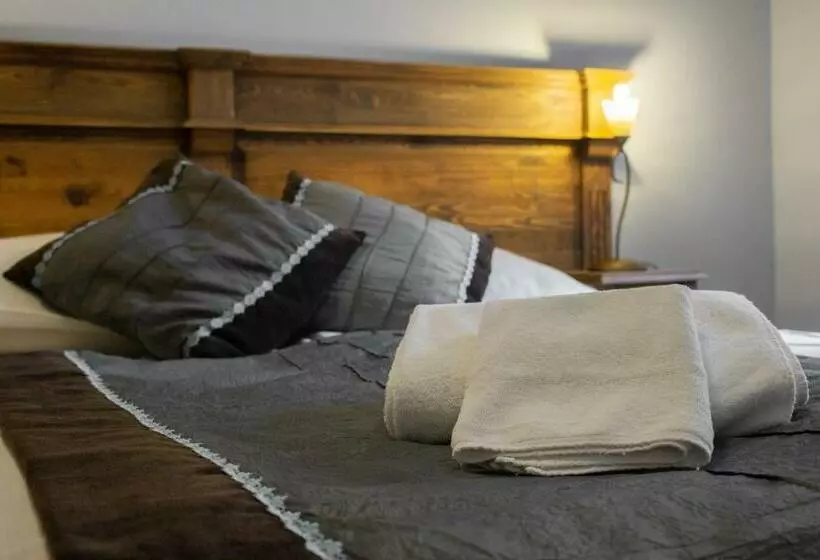 اتاق استاندارد سه نفره, Five Stars Bed&breakfast