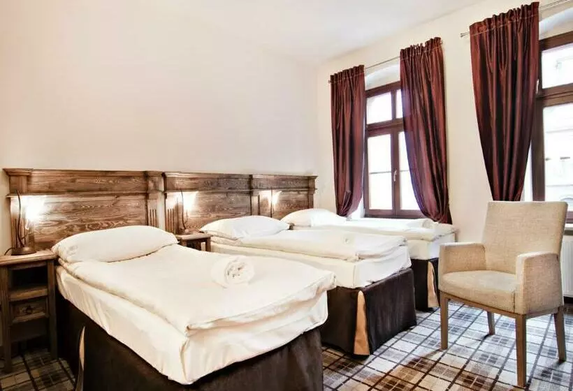 اتاق استاندارد سه نفره, Five Stars Bed&breakfast