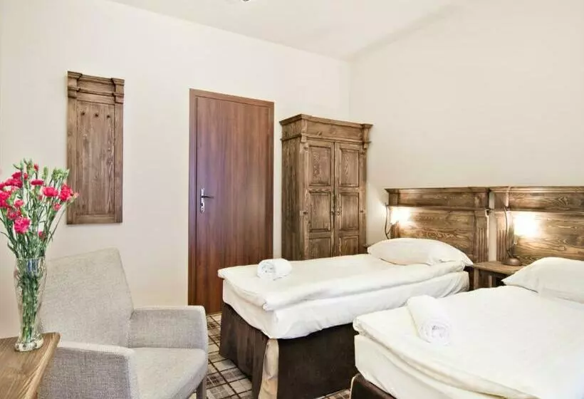 اتاق استاندارد سه نفره, Five Stars Bed&breakfast