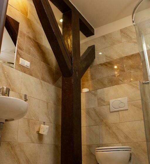 标准三人间, Five Stars Bed&breakfast