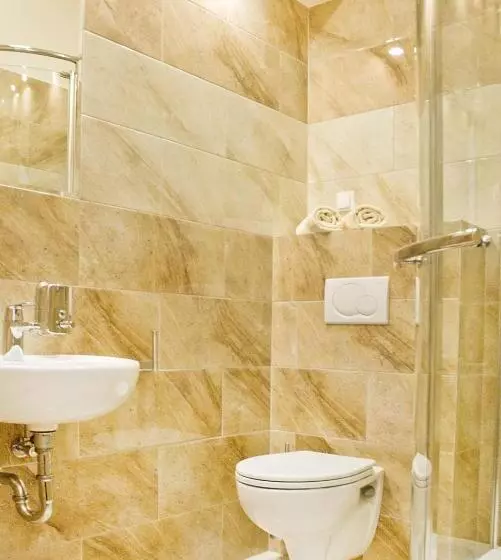 اتاق استاندارد چهار تخته, Five Stars Bed&breakfast