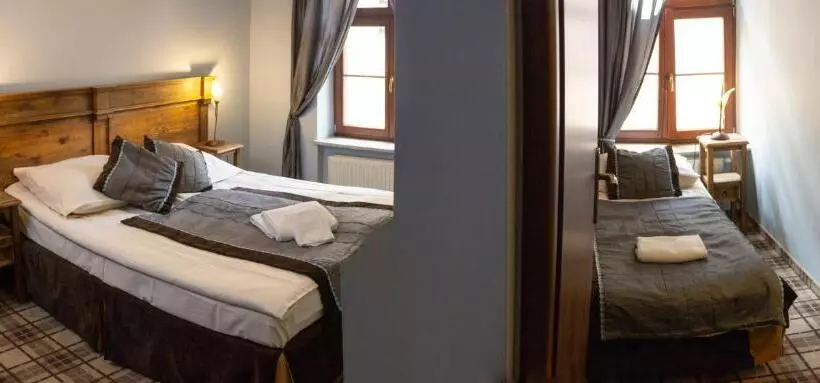 استودیوی استاندارد, Five Stars Bed&breakfast