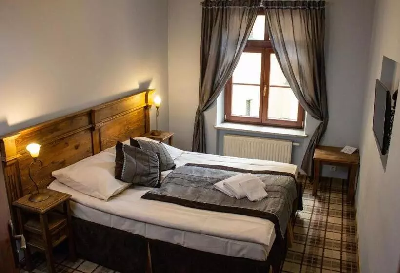 استودیوی استاندارد, Five Stars Bed&breakfast