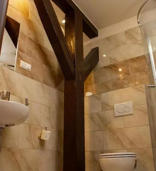 استودیوی استاندارد, Five Stars Bed&breakfast