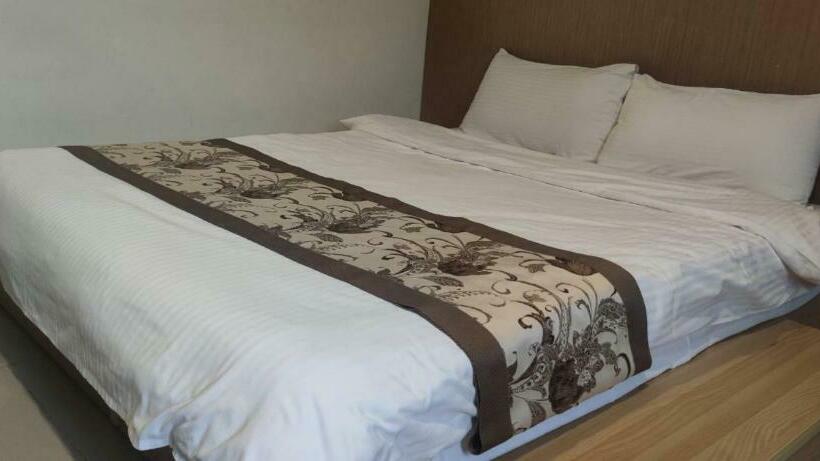 اتاق اکونومی, Fuga