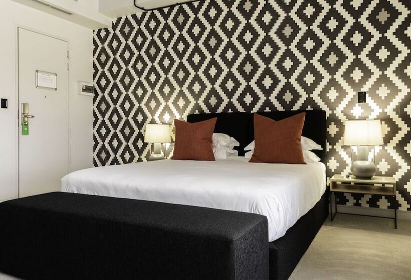 디럭스 룸, Hallmark Hotel By Bon Hotels