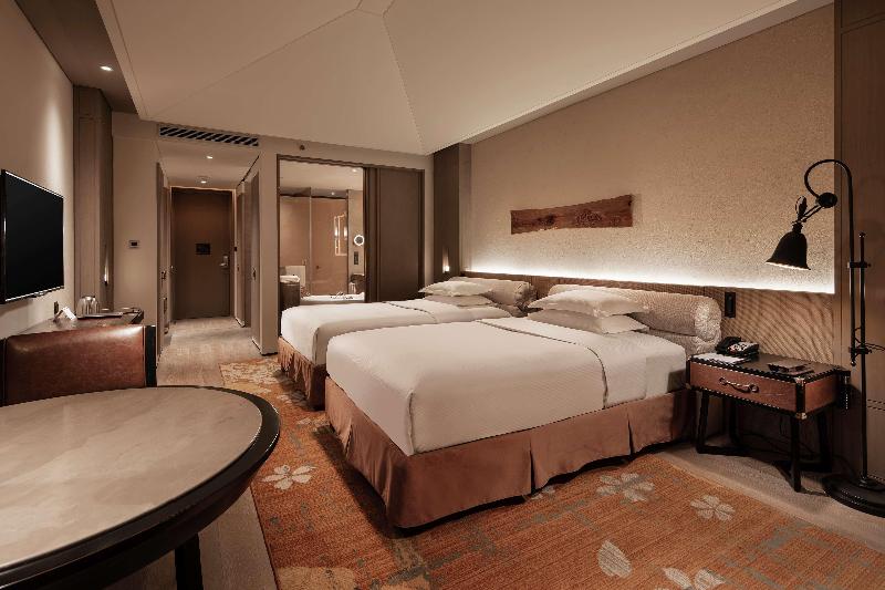 اتاق لوکس با بالکن, Hilton Jiuzhaigou Resort