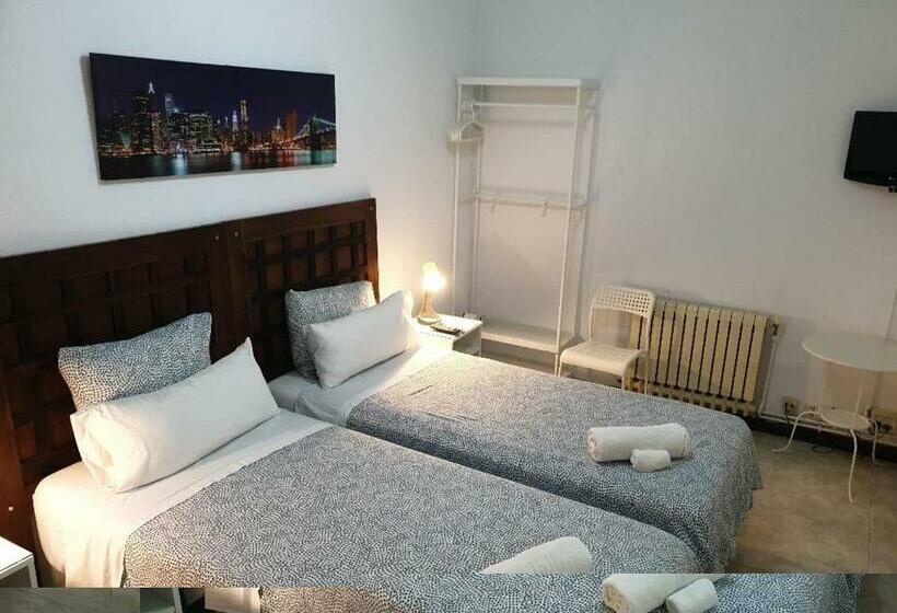 اتاق استاندارد, Hostal Absolut Stay