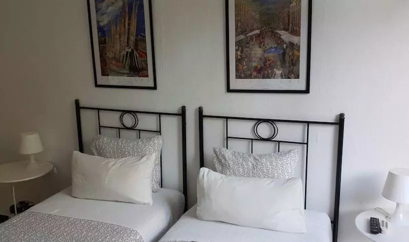 اتاق استاندارد با سرویس بهداشتی مشترک, Hostal Absolut Stay