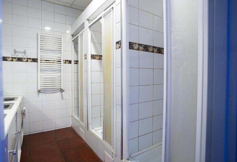 Quarto Estandar Banheiro Compartilhado, Hostel Siennicka