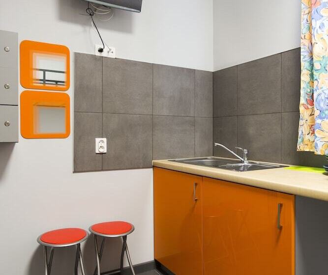 Quarto Triplo Estandar, Hostel Siennicka