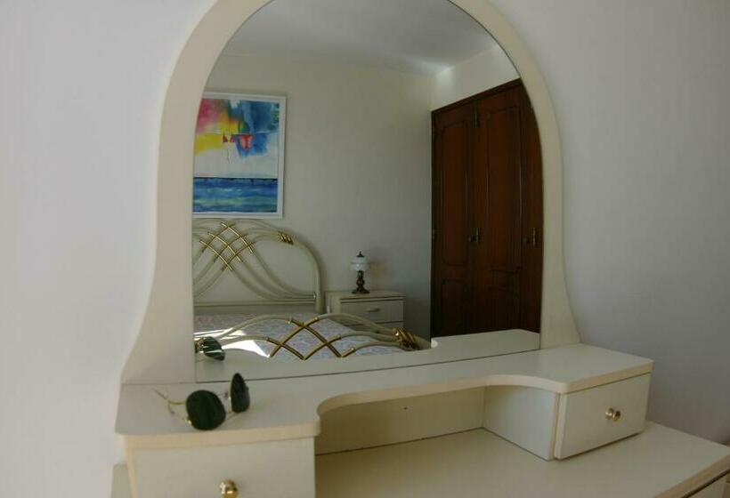 Номер Стандарт Совместная Ванная, Lá Em Cima