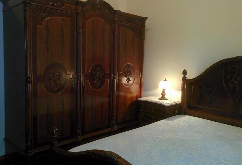 Номер Стандарт Совместная Ванная, Lá Em Cima