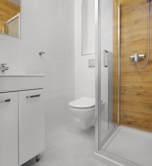 스탠다드 트리플 룸, Moon Hostel Kraków