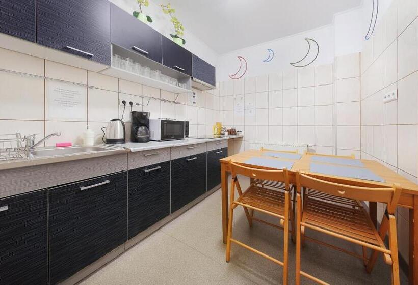 4인용 스탠다드 룸, Moon Hostel Kraków