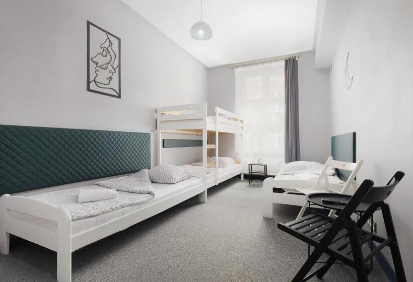 Четырехместный Номер Стандарт, Moon Hostel Kraków