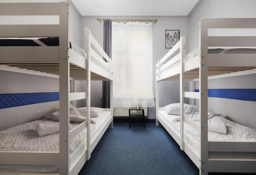 4인용 스탠다드 룸, Moon Hostel Kraków