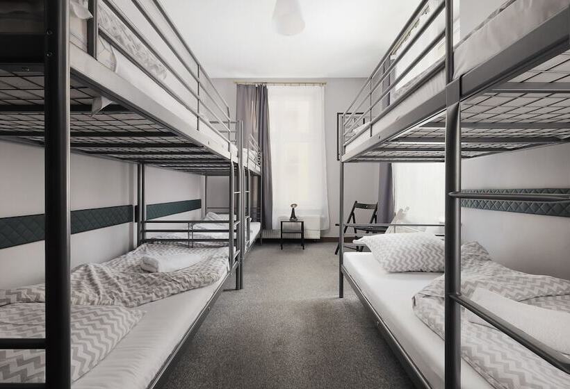 Номер Стандарт Трехместный, Moon Hostel Kraków