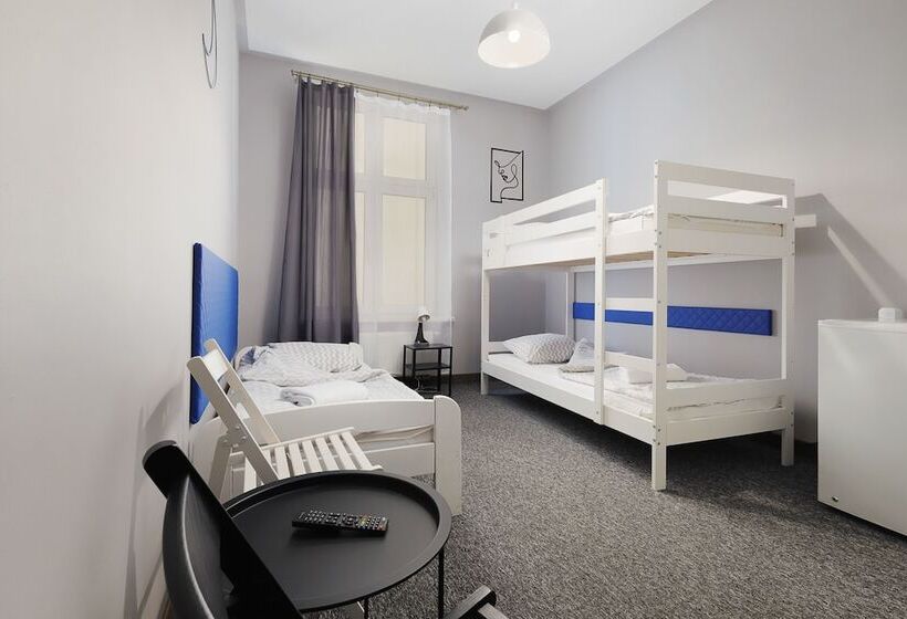 스탠다드 트리플 룸, Moon Hostel Kraków