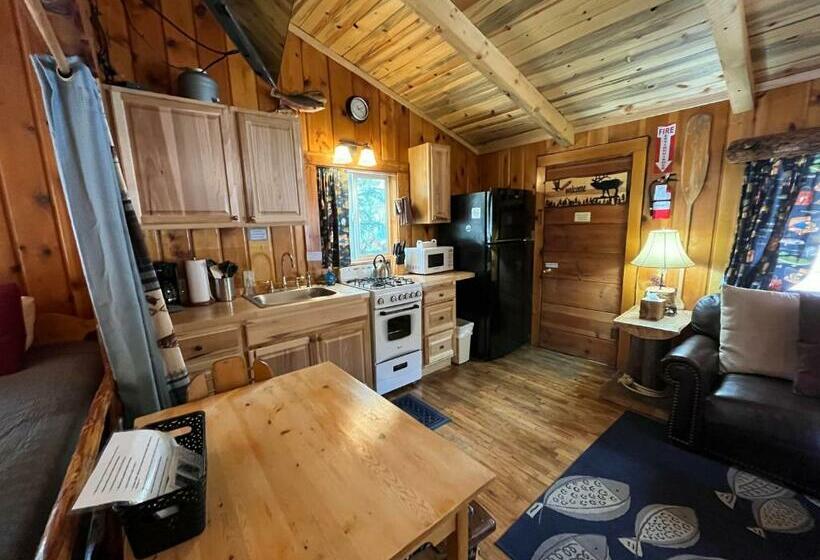 בקתה, Pine Haven Resort