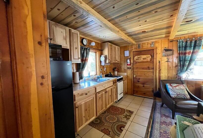 בקתה, Pine Haven Resort