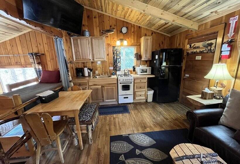 בקתה, Pine Haven Resort