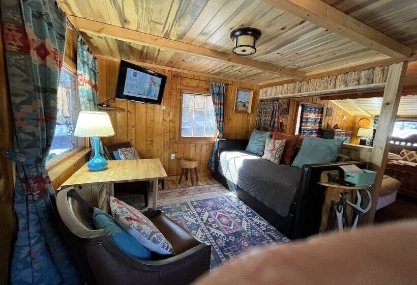 בקתה, Pine Haven Resort