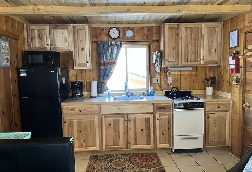 בקתה, Pine Haven Resort