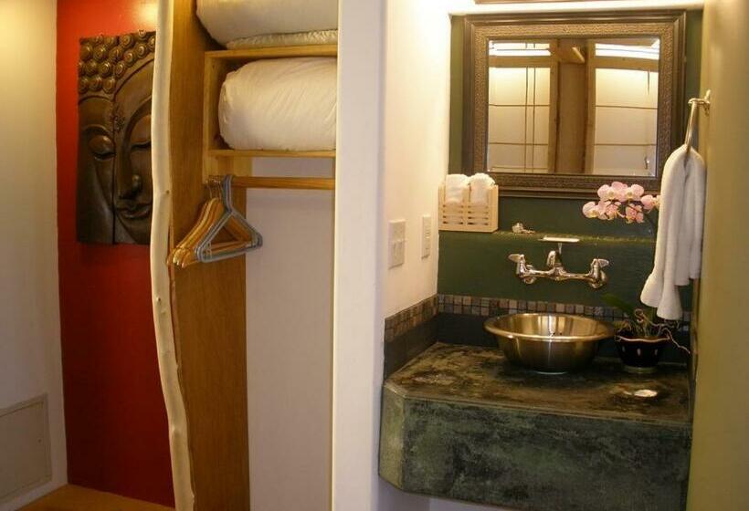 غرفة قياسية سرير كينج, Secret Garden Inn