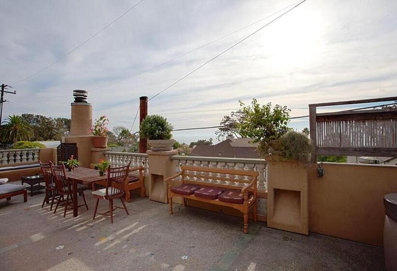 2 Bedrooms Suite Sea View, Secret Garden Inn
