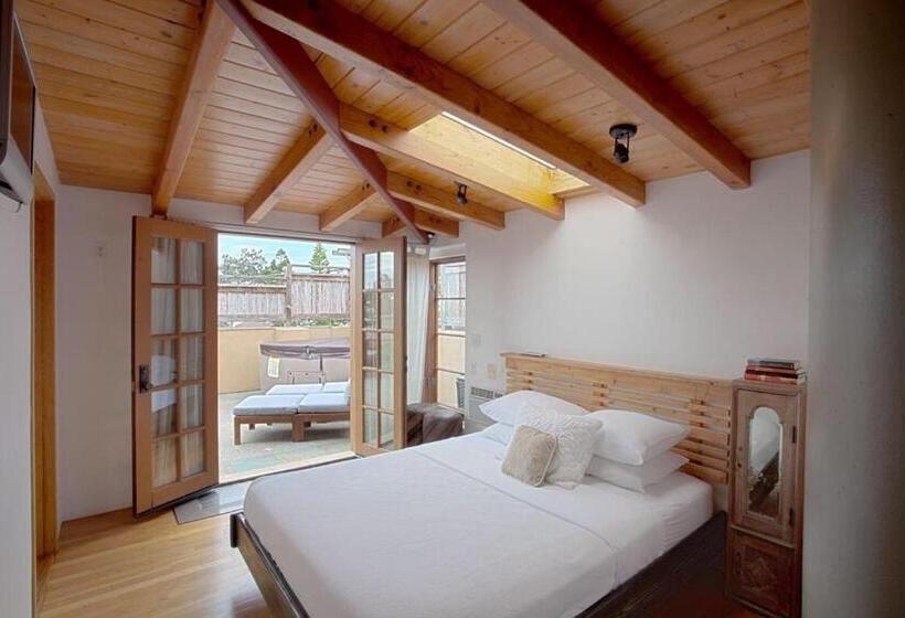 جناح بغرفتي نوم, Secret Garden Inn