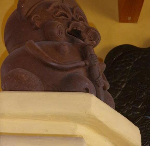 جناح بغرفتي نوم, Secret Garden Inn