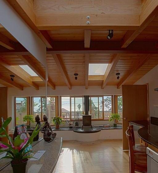 جناح بغرفتي نوم, Secret Garden Inn