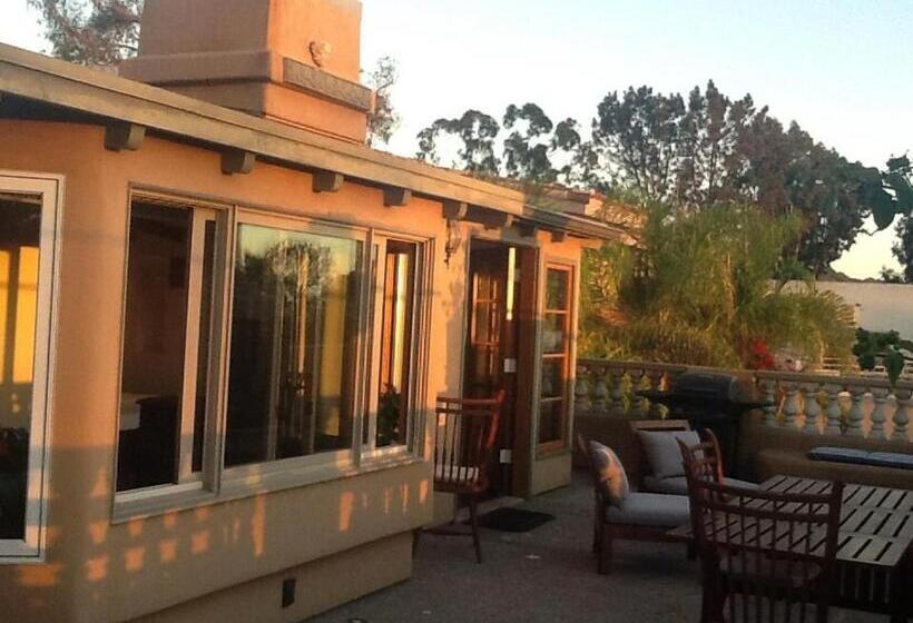 جناح بغرفتي نوم, Secret Garden Inn