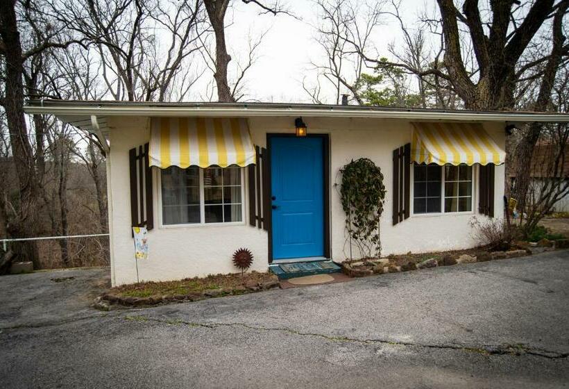 كابينة, Sherwood Court Cottages & Guest Rooms