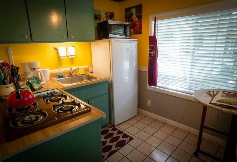 오두막, Sherwood Court Cottages & Guest Rooms