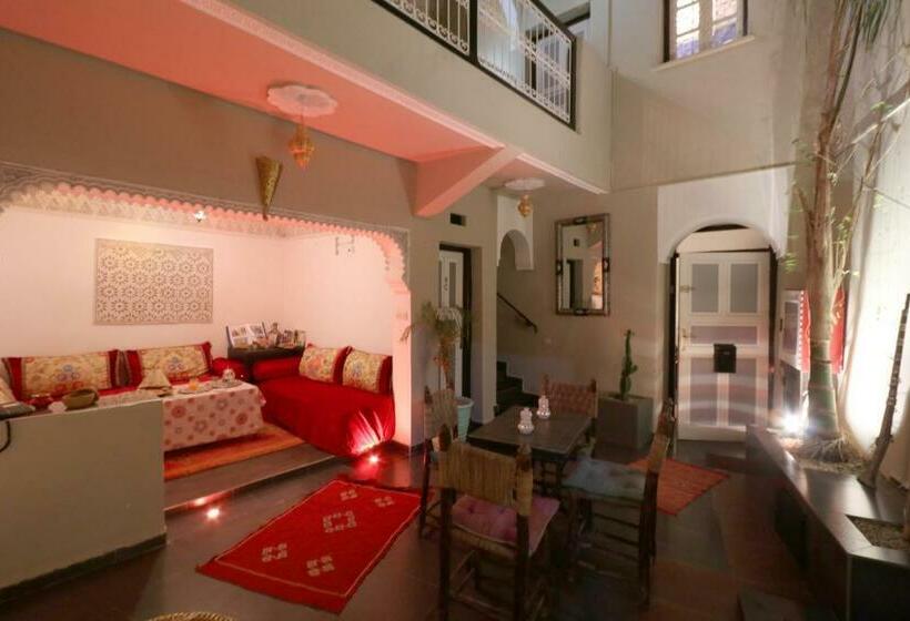 Quarto Estandar, Diamant La Ville Rouge